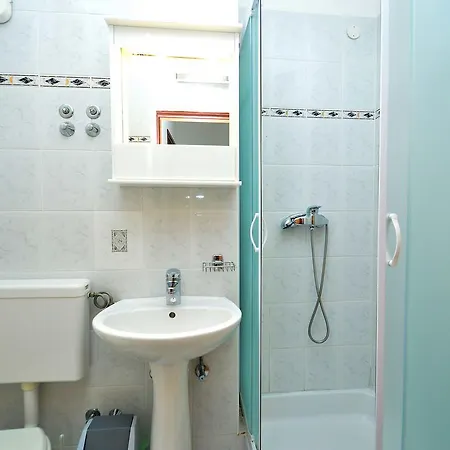 Apartman Cukon.4 *